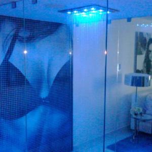 Stekleni mozaik hd bathroom03_6