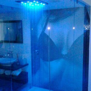 Stekleni mozaik hd bathroom03_7